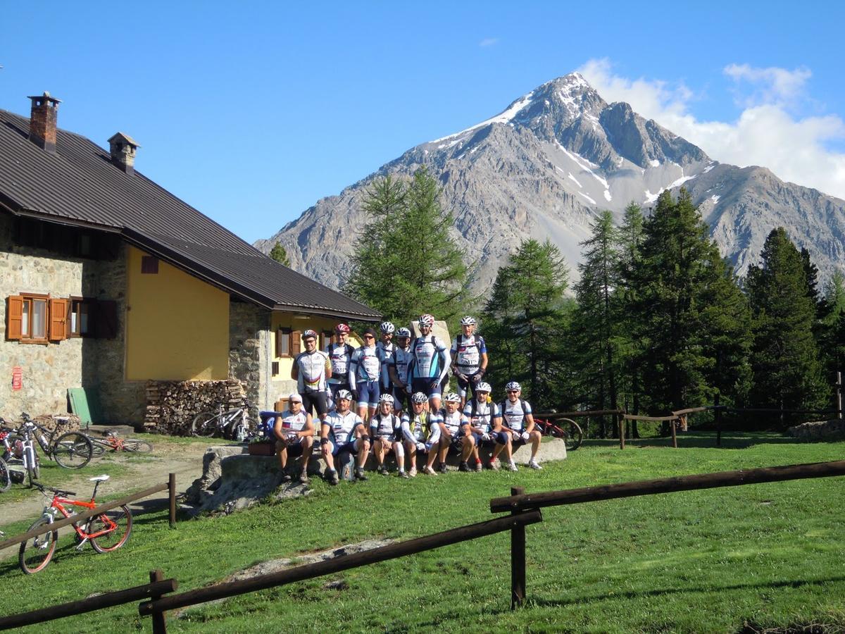 Rifugio Baita Gimont Cesana Torinese Esterno foto